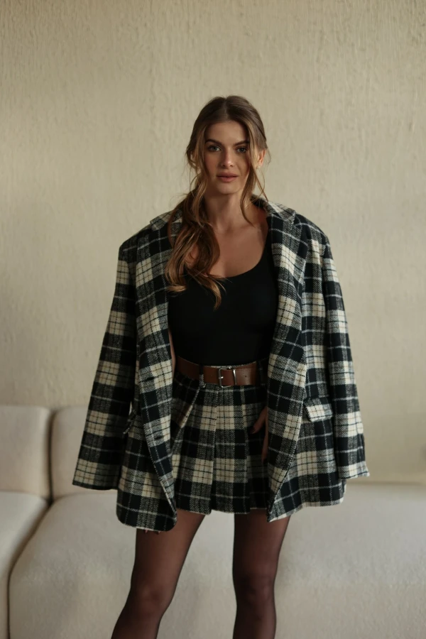 SPÓDNICZKA PLISOWANA KRATA Z PASKIEM CZARNA LUNA 1